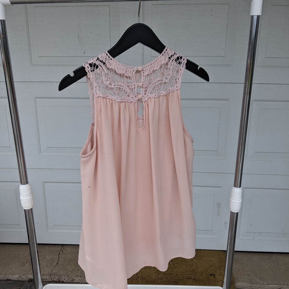 Sleeveless Lace Blouse - Light Pink